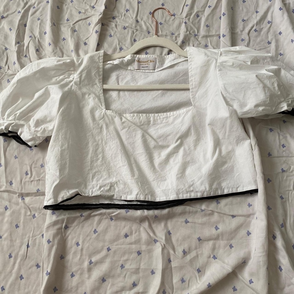 maison cleo cropped blouse top in white